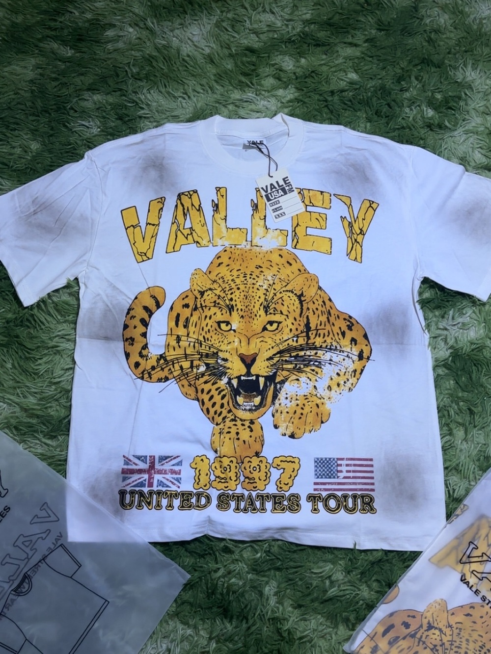 THE GREAT. White Tee with Yellow Leopard 'Valley' Graphic